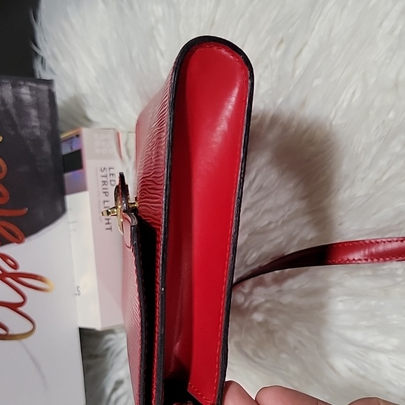Authentic Louis Vuitton Crossbody Bag Arche Red Epi - Picture 13 of 15